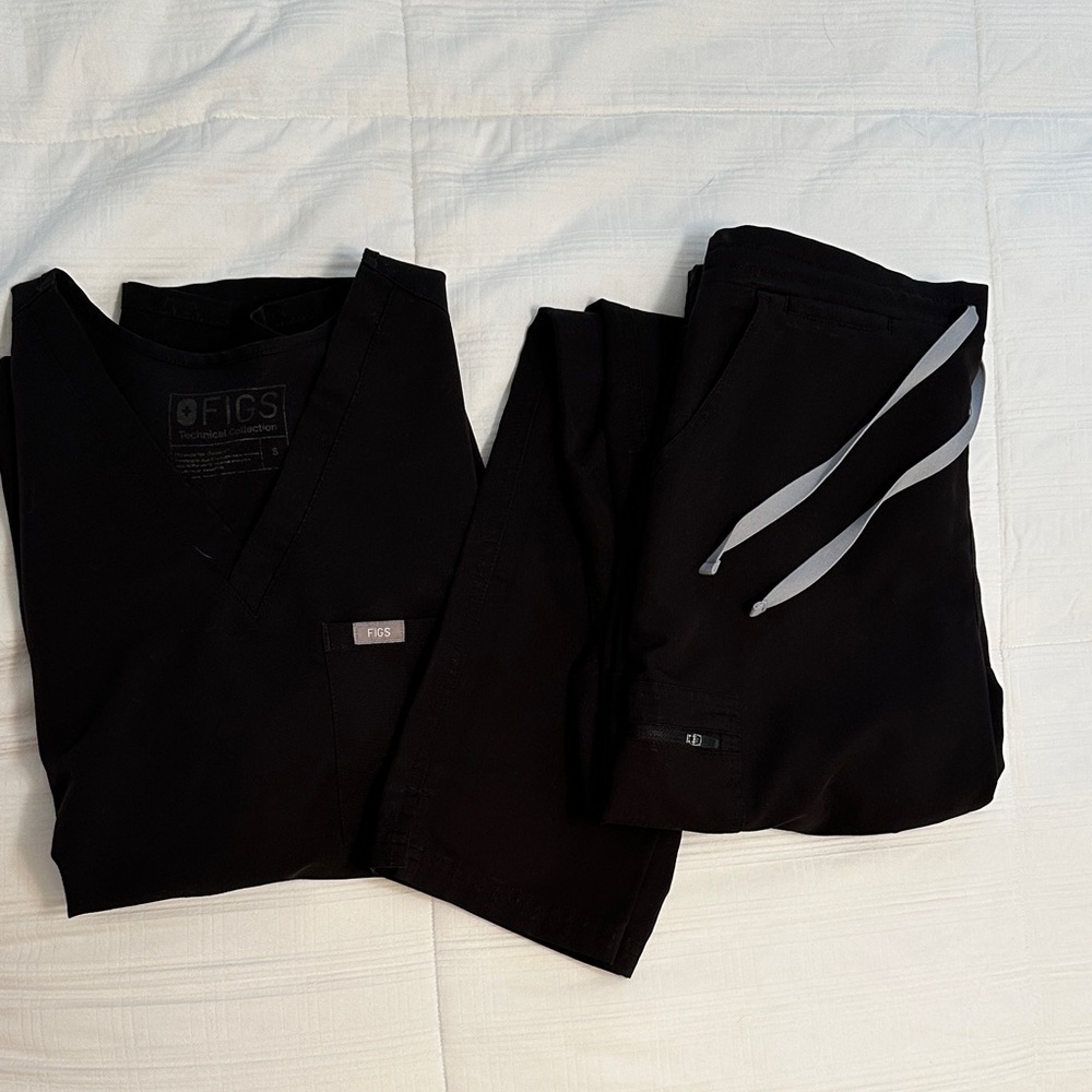 Figs Black Scrub Set with Gray Accents